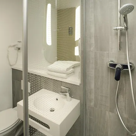 Ibis Gerland Merieux Otel