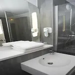 Ibis Gerland Merieux