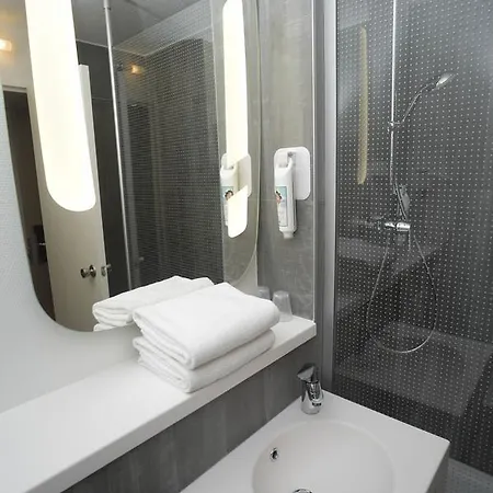Ibis Gerland Merieux Отель 3*